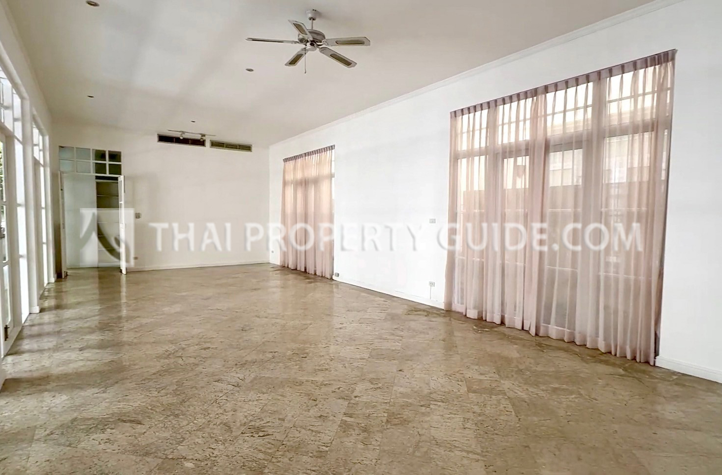 House with Private Pool in Sukhumvit 